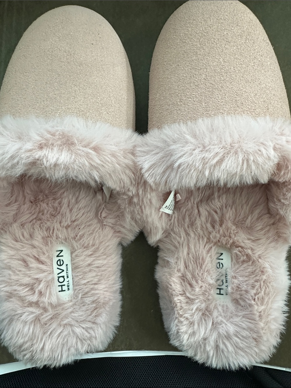 Haven Women's Soft Blush Pink Faux-Fur Slip-On Slippers